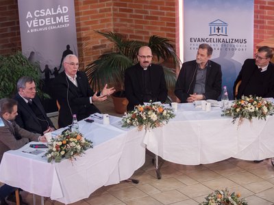 A család védelme – a biblikus családkép beszélgetés a MEÖT székházában 2022.03.20. - Fotó: Derencsényi istván