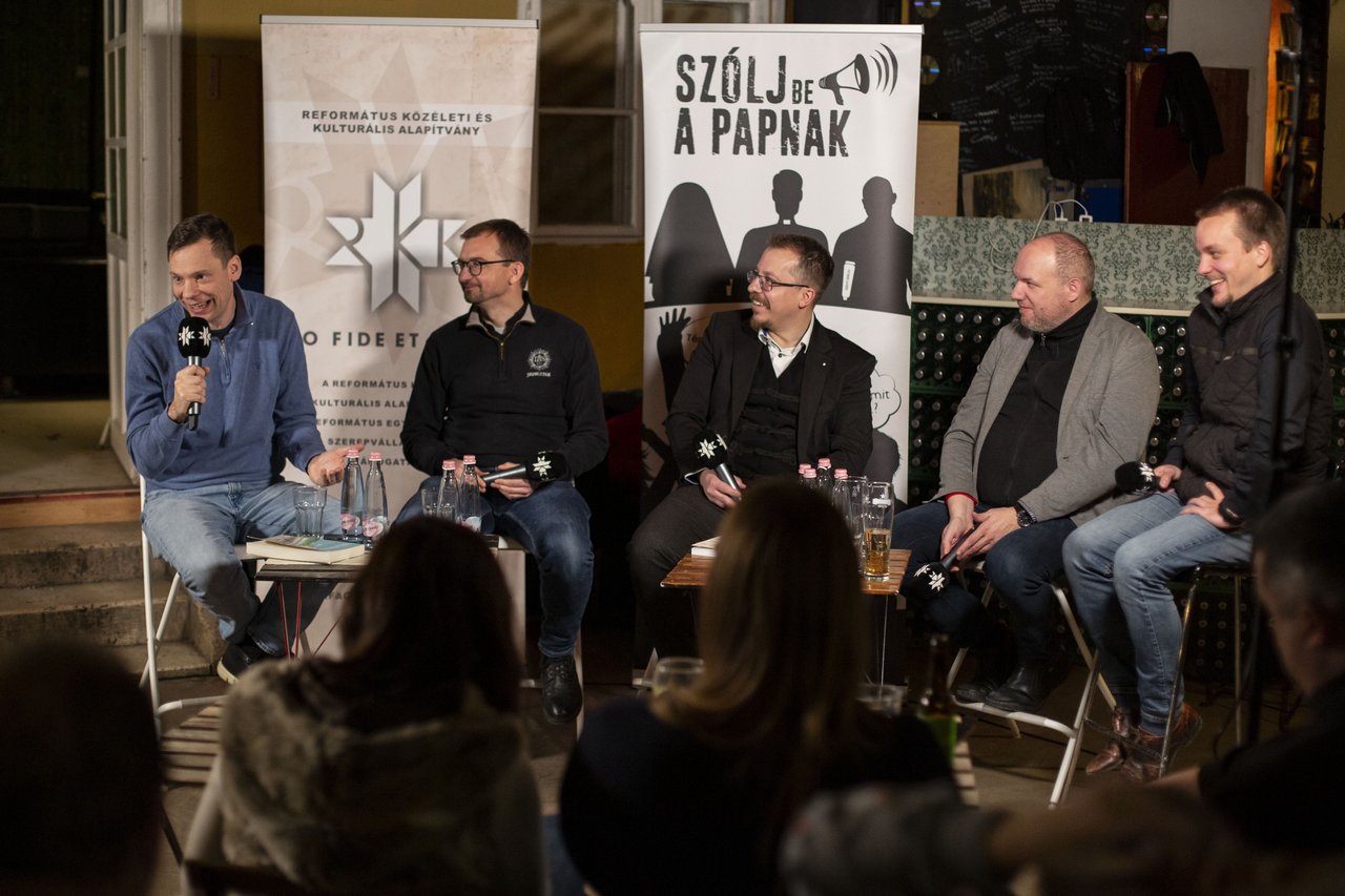 Szólj be a papnak beszélgetés február 6. Klímahiszti-e teremtésvédelem? Litkai Gergely, Nevelős Gábor, Kocsis Áron, Gáncs Tamás, Zila Gábor. Fotó: Hurta Hajnalka