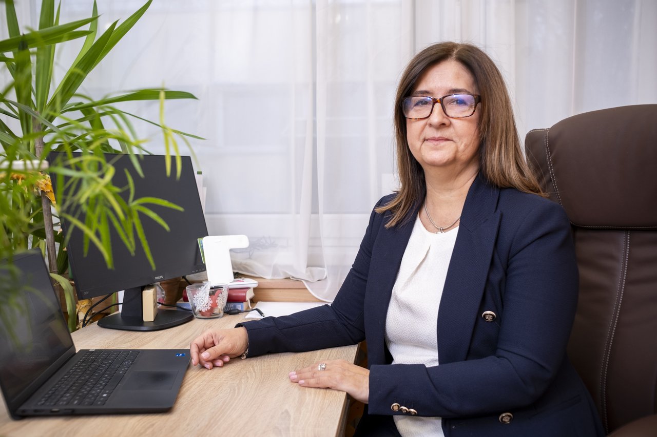 Egri Ilona, a Kelet-magyarországi Református Gyermekvédelmi Központ intézményvezetője. nevelőszülői hálózat. 2025 december - Fotó: Zelenka Attila