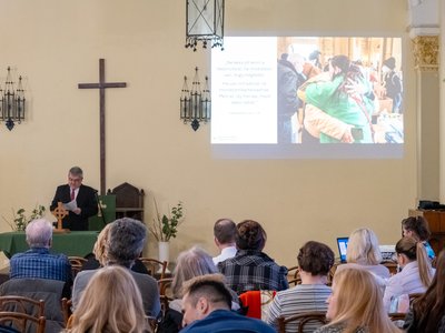 Czibere Károly. Az MRSZ Menekültszolgálata tartott workshopot au megvalósult sclr projektekről 2024. február 12-én Budapesten. Fotó: MRSZ