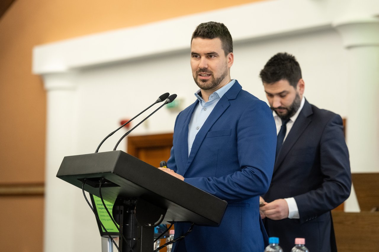 Ablonczy Áron Zsinat_ősz 2025 Kiss