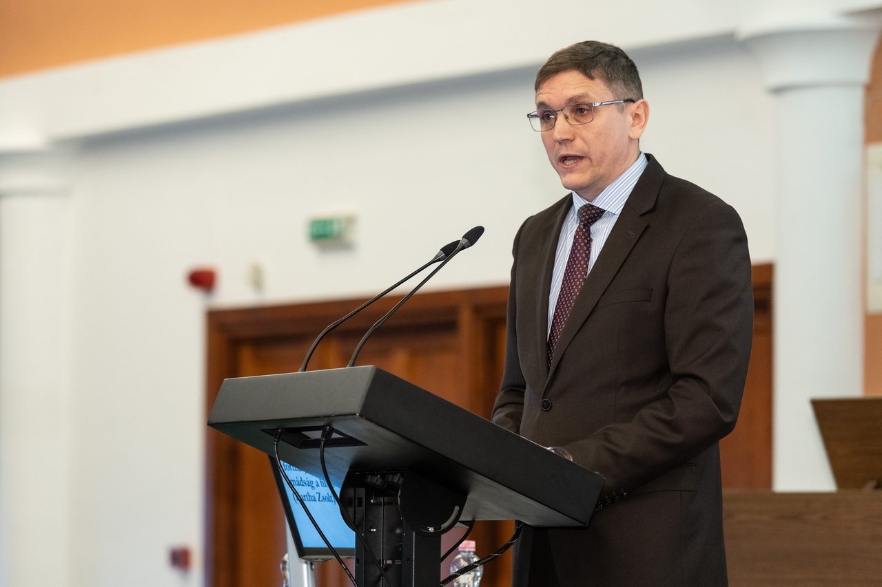 Barta Zsolt Zsinat_ősz 2025 Kiss