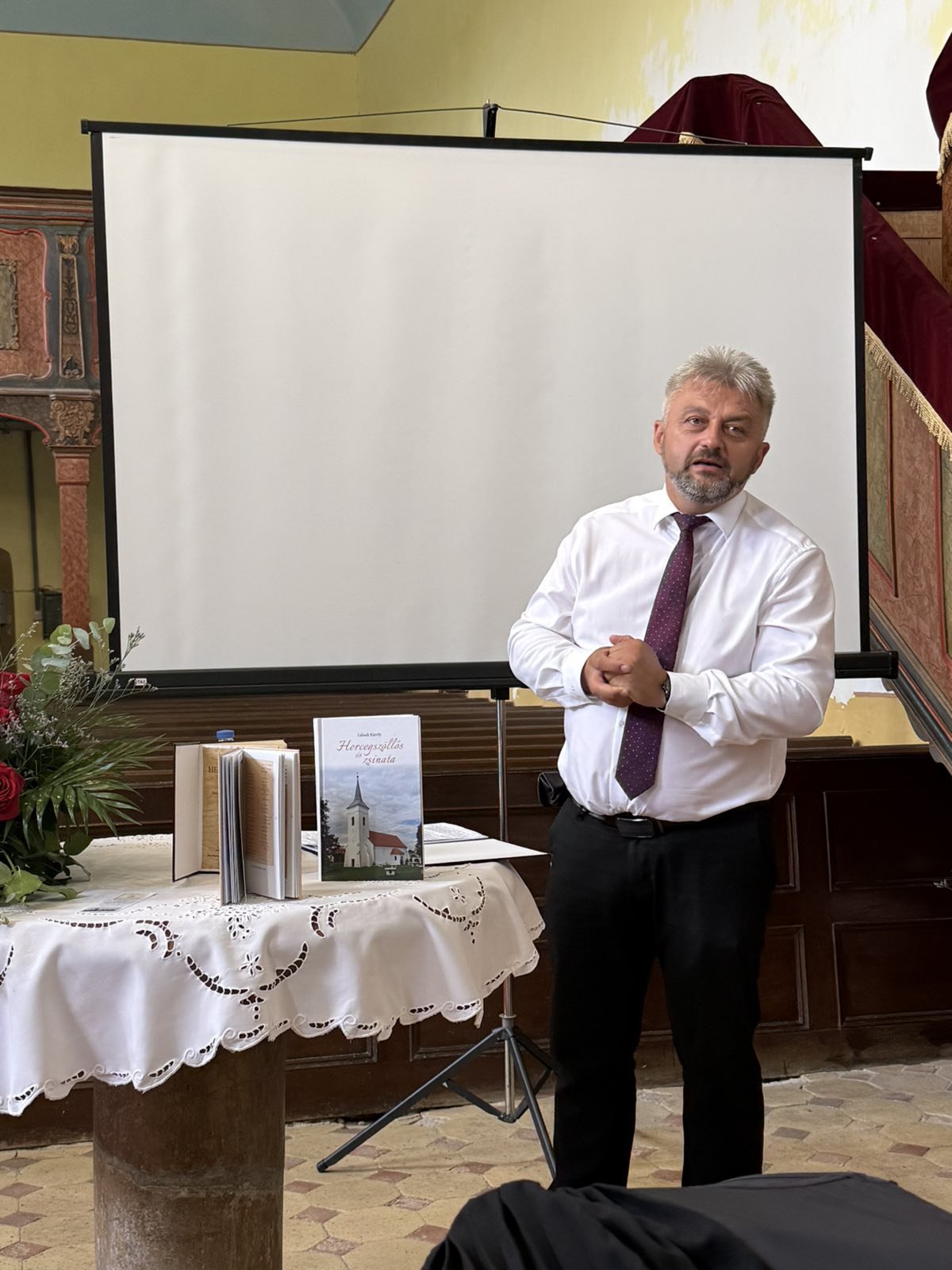Hella Ferenc Laskó 2026 július Szenn Péter