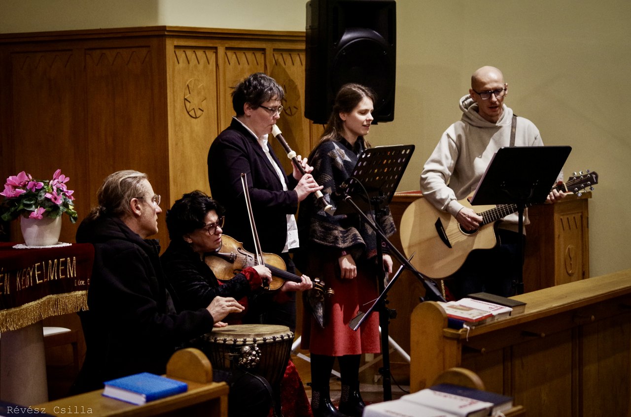 Dicsőítő nap Révész Csilla 2025