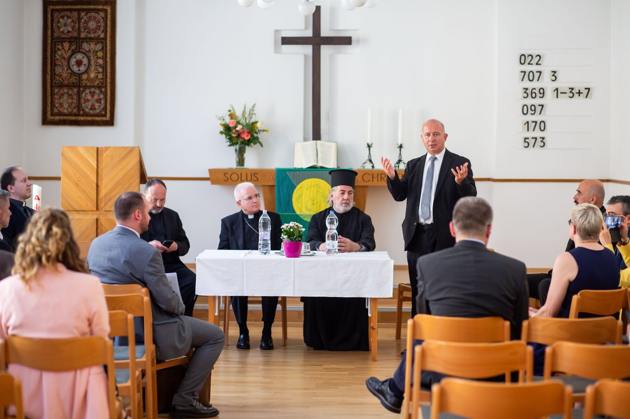 Fischl Vilmos MEÖT főtitkár. CEC-COMECE sajtótájékoztató 2024. június 24. Budavári Evangélikus Gyül. gyülekezeti terme - Fotó: Fotó: Lambert Attila/Magyar Kurír