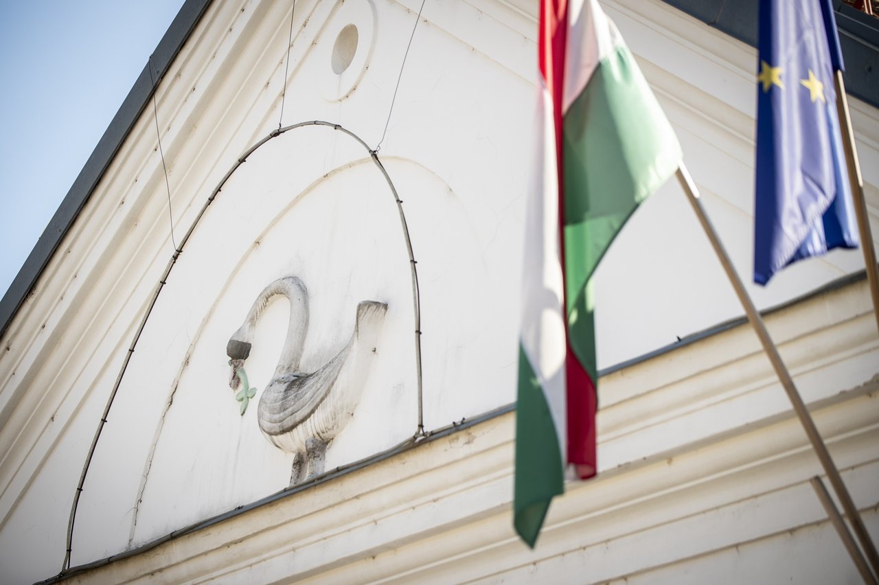 miklya luzsányi mónika petőfi ujvári sándor