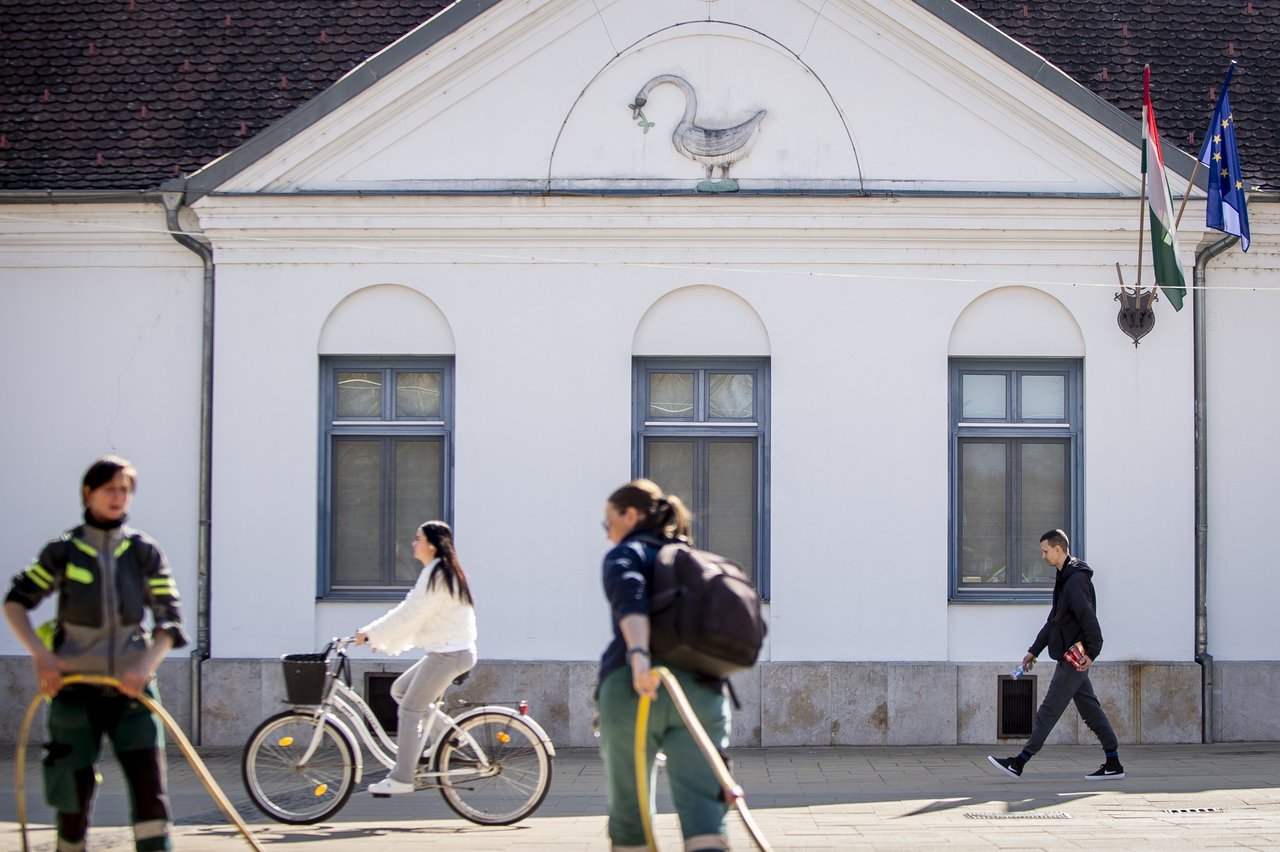 miklya luzsányi mónika petőfi ujvári sándor
