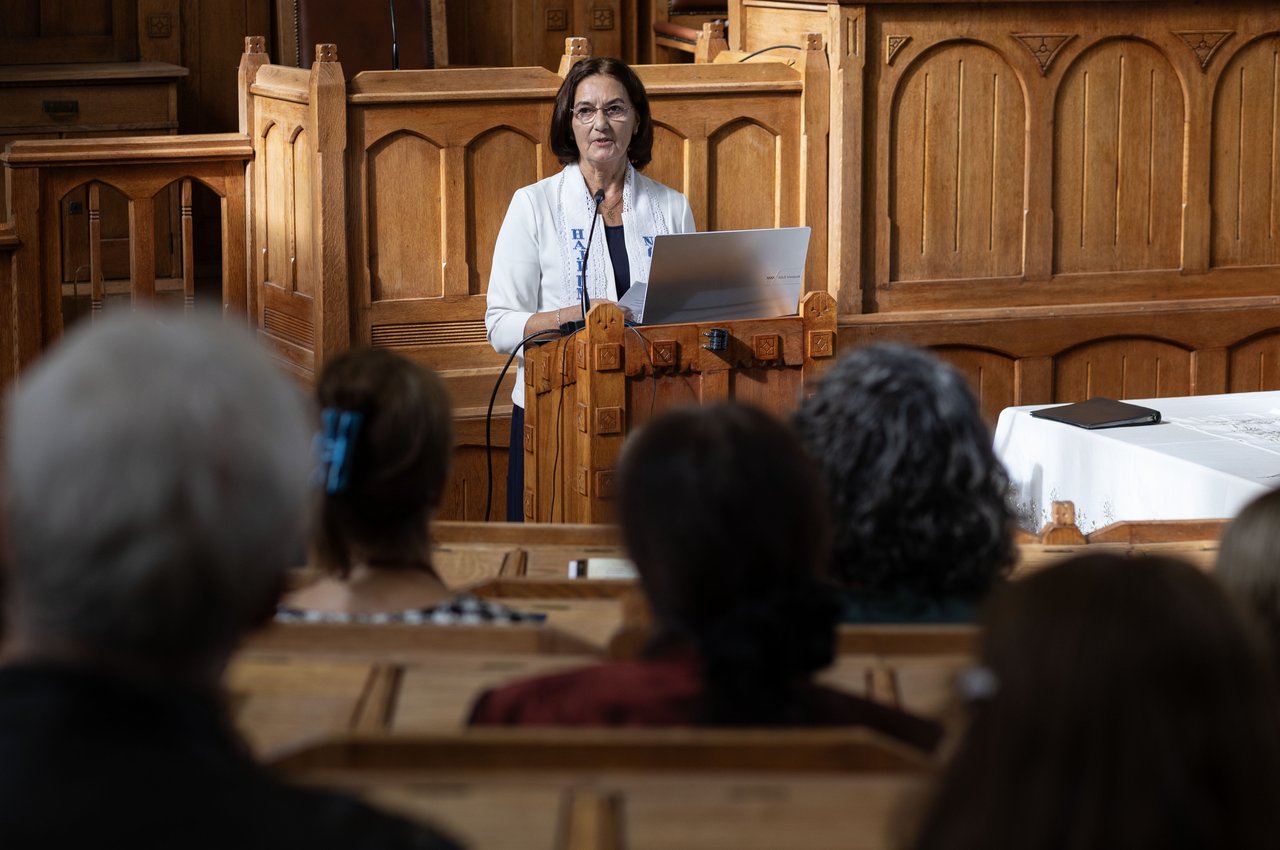 A tiszántúli egyházkerület díjazottja Dr. Juhászné Dr. Szécsi Anna Mária