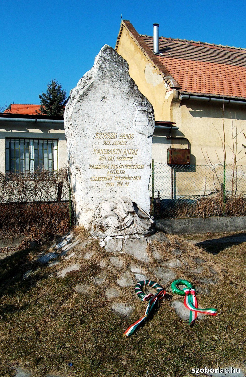 Csákberény Szikszay emlékmű - Fotó: Köztérkép - Ocsovai András