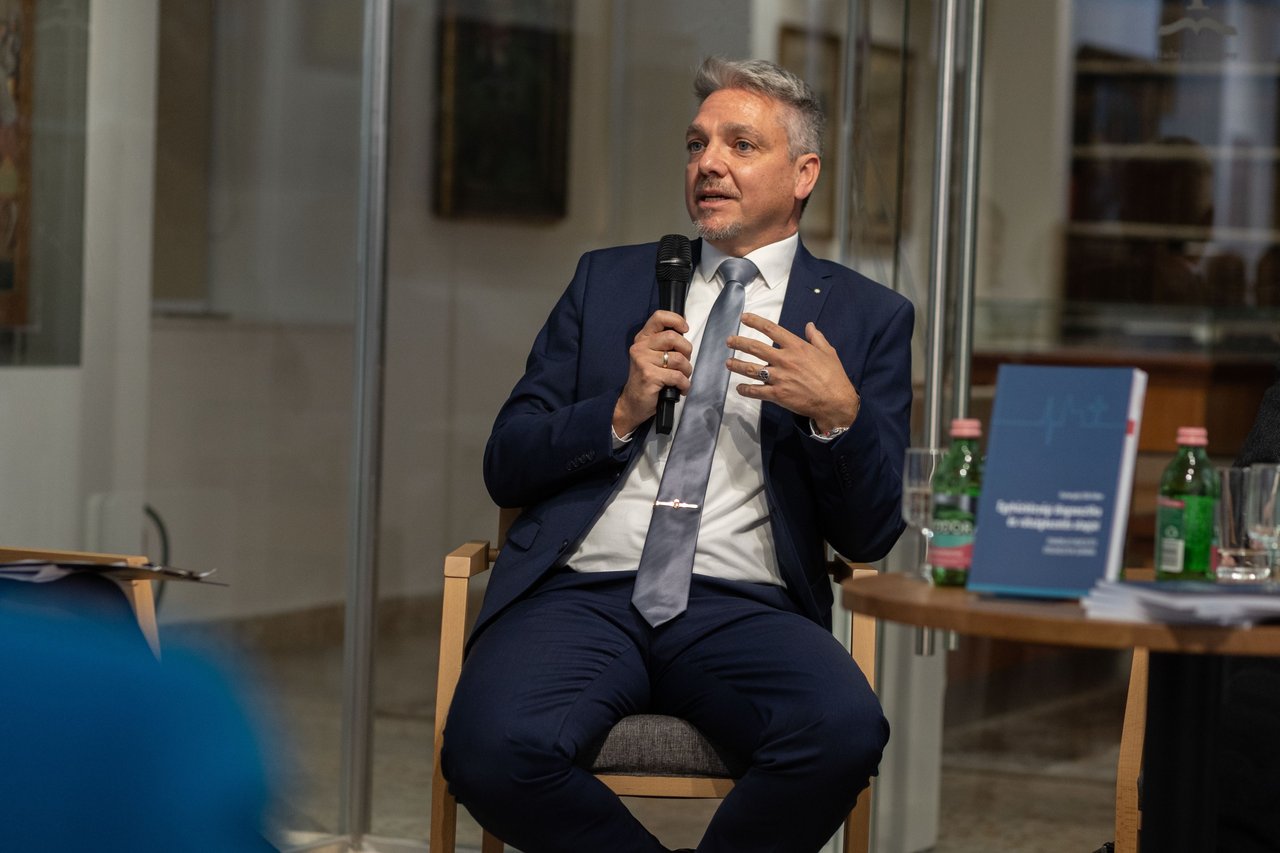 Esztergály Előd könyvbemutatója 205. november 5 - Fotó: Hurta Hajnalka