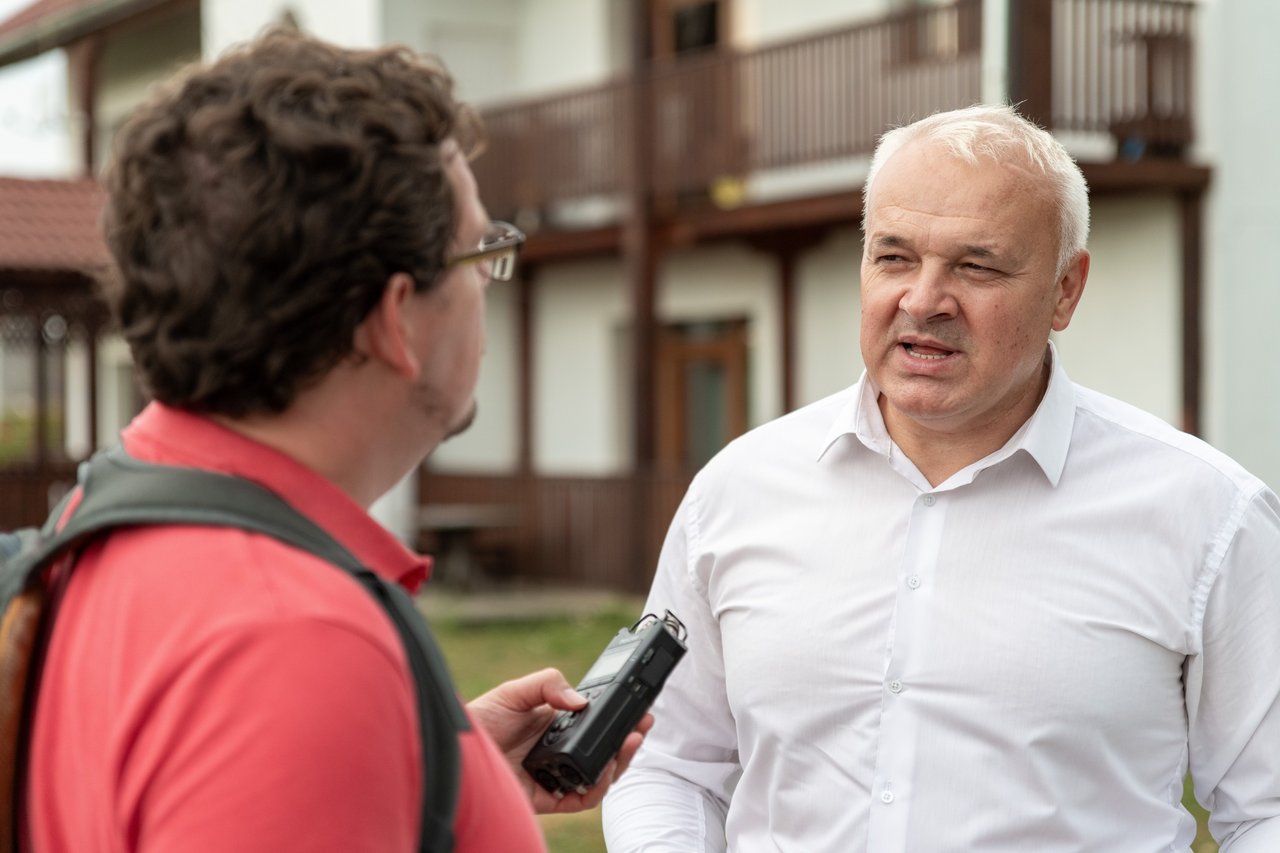 Zán Fábián Sándor kárpátaljai püspök. Kárpátaljai tanszeradomány körút, Steinbach Józseffel- 2024 augusztus 30. - Fotó: Zelenka Attila