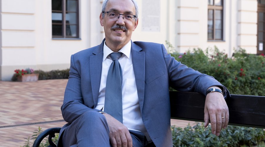 Kustár Zoltán_borító_fotó_Zelenka Attila