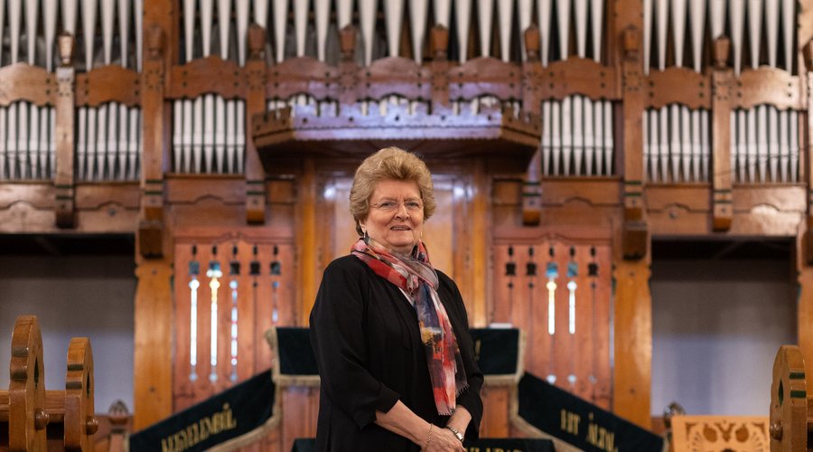 Alföldy-Boruss Csilla - orgonával