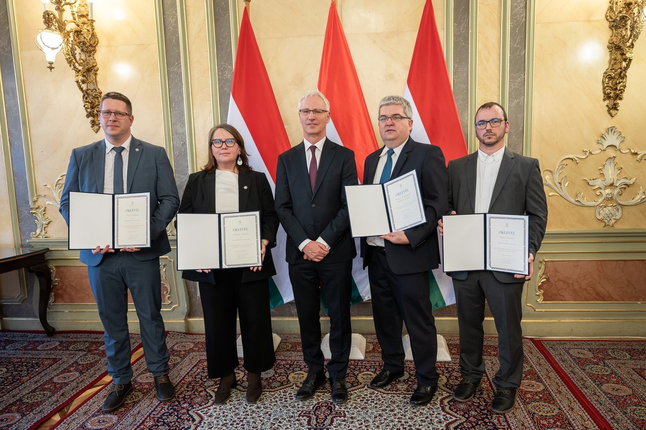 Juhász Márton, Katona Viktória, Soltész Miklós, Czibere Károly, Victor Ágoston. Karitatív Tanács oklevelek MRSZ- orosz-ukrán háború 4. évforduló, 2026. február 24 - Fotó: Sebestyén László