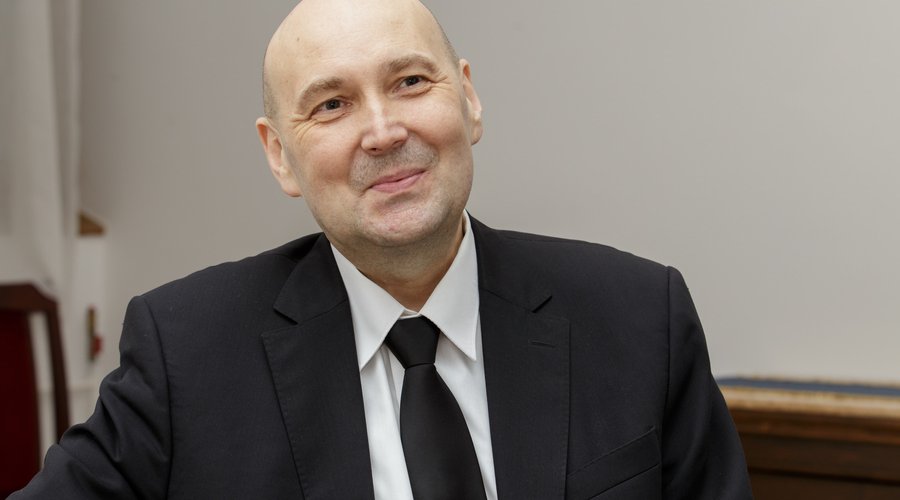 steinbach józsef recenzió vargosz